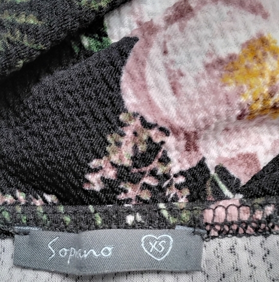 Soprano Floral Romper    Size XS - Picture 3 of 3